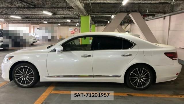 Lexus LS 2013-02 8281396-10