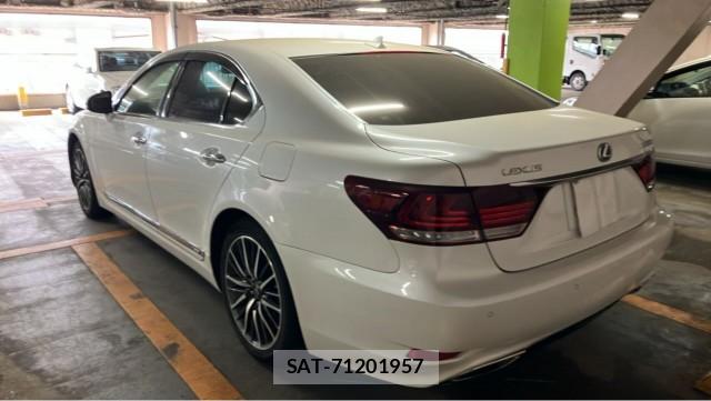 Lexus LS 2013-02 8281396-13
