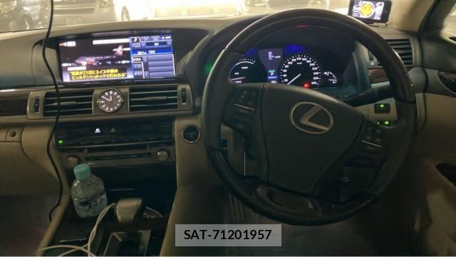 Lexus LS 2013-02 8281396-16