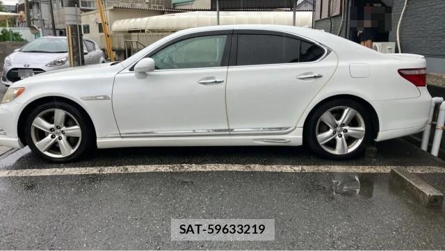 Lexus LS 2008-02 8281459-10