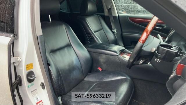 Lexus LS 2008-02 8281459-5