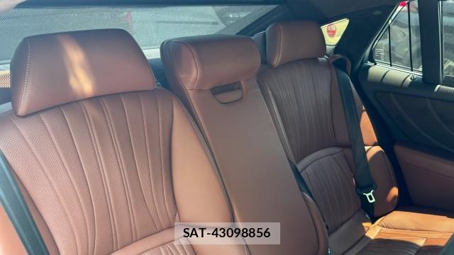Lexus LS 2019-04 8281682-6