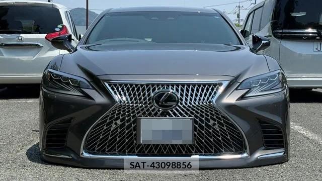 Lexus LS 2019-04 8281682-9