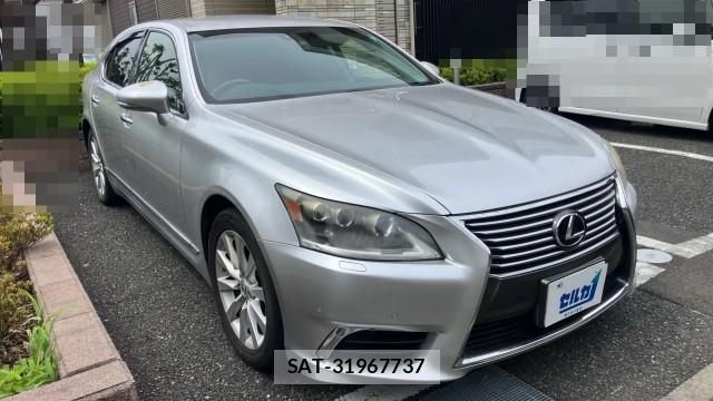 Lexus LS 2012-11 8281753-11