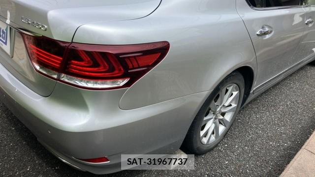 Lexus LS 2012-11 8281753-12