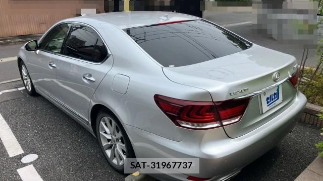 Lexus LS 2012-11 8281753-13