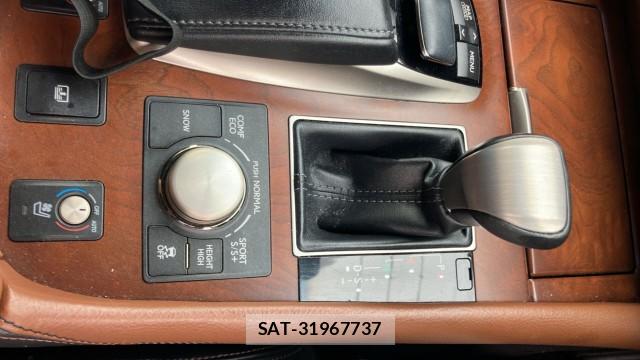 Lexus LS 2012-11 8281753-14