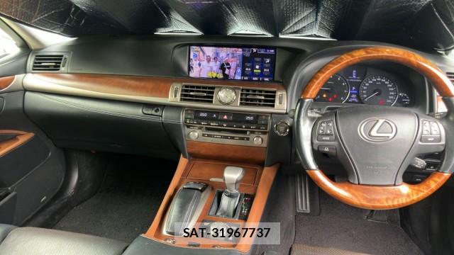 Lexus LS 2012-11 8281753-2