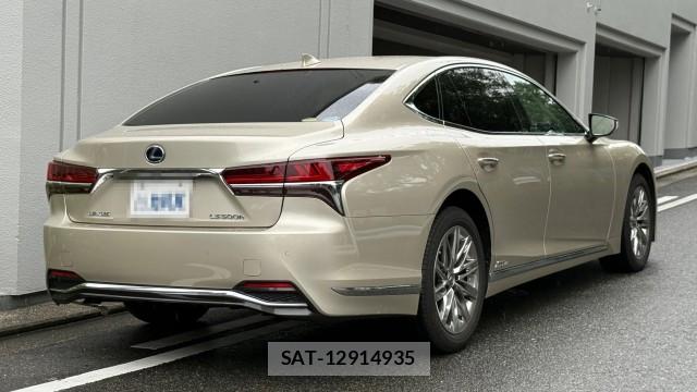 Lexus LS 2018-02 8282468-11