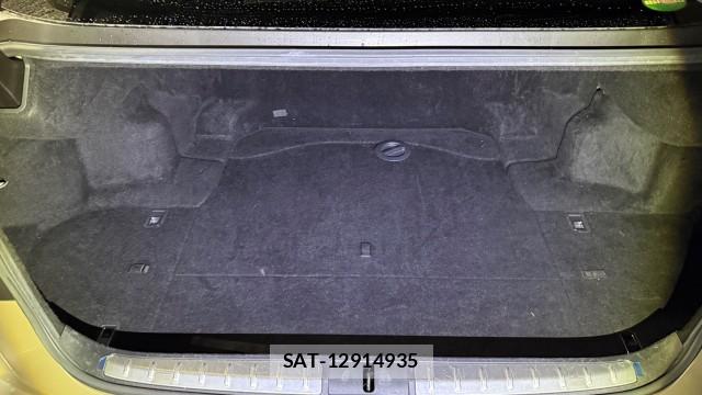 Lexus LS 2018-02 8282468-16