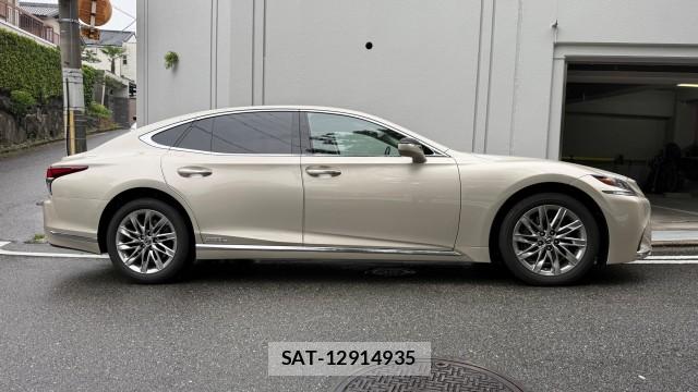 Lexus LS 2018-02 8282468-3