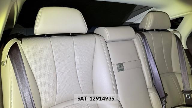 Lexus LS 2018-02 8282468-5