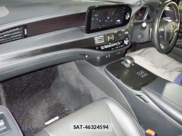 Lexus LS 2023-09 8283078-2