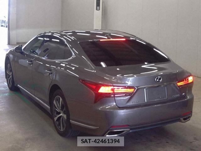 Lexus LS 2021-08 8283079-1