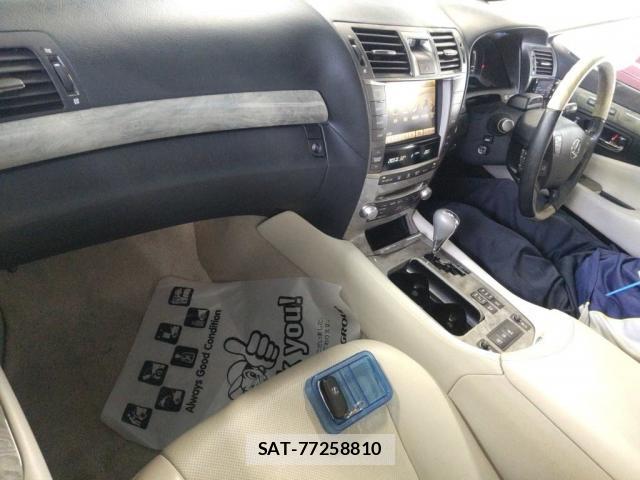 Lexus LS 2011-12 8283091-2