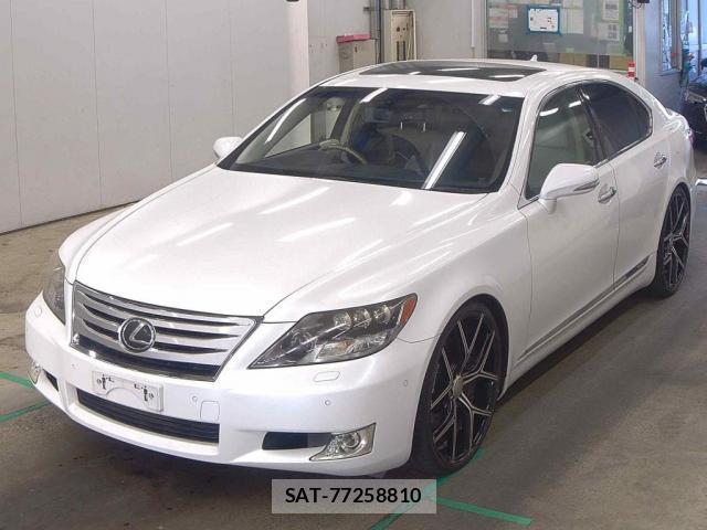 Lexus LS 2011-12 8283091-4