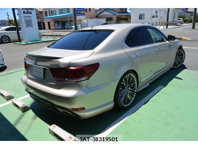 Lexus LS 2013-03 8283239-1