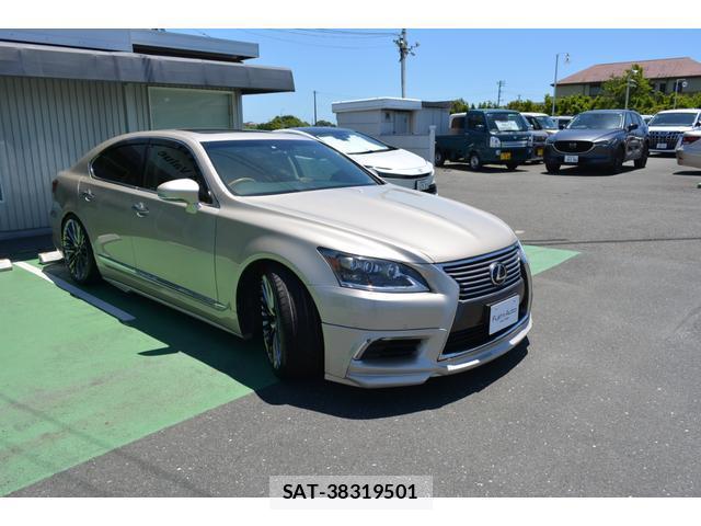 Lexus LS 2013-03 8283239-18