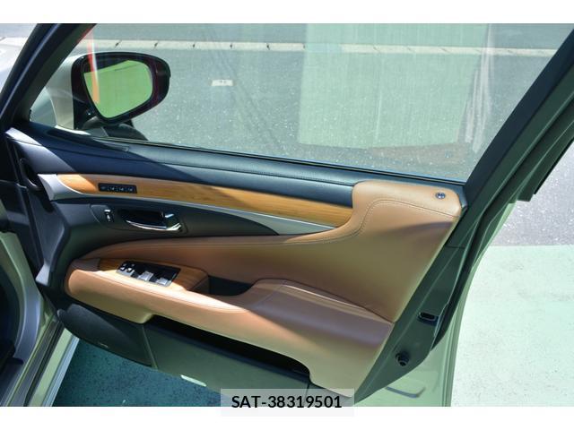 Lexus LS 2013-03 8283239-4