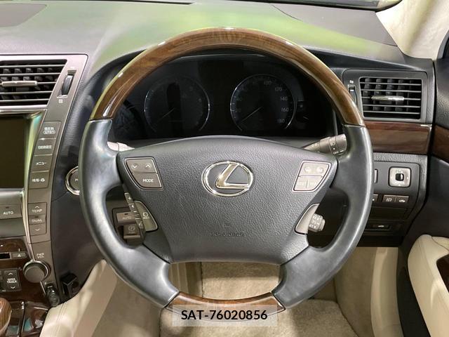 Lexus LS 2008-01 8283776-10
