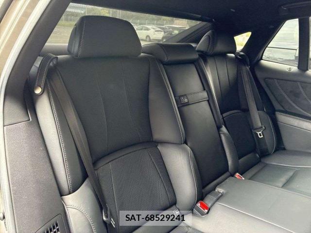 Lexus LS 2018-01 8283863-7
