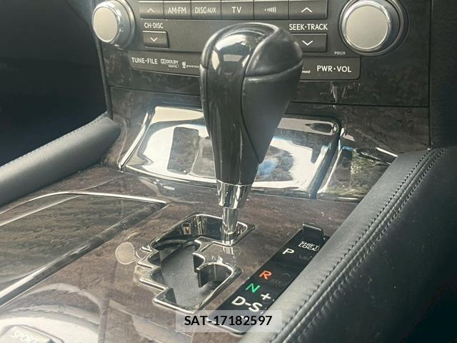 Lexus LS 2011-09 8284045-1