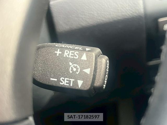 Lexus LS 2011-09 8284045-6