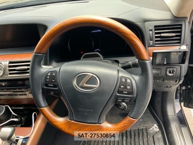 Lexus LS 2014-03 8285286-15