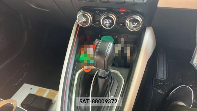Renault LUTECIA 2021-06 8280660-14