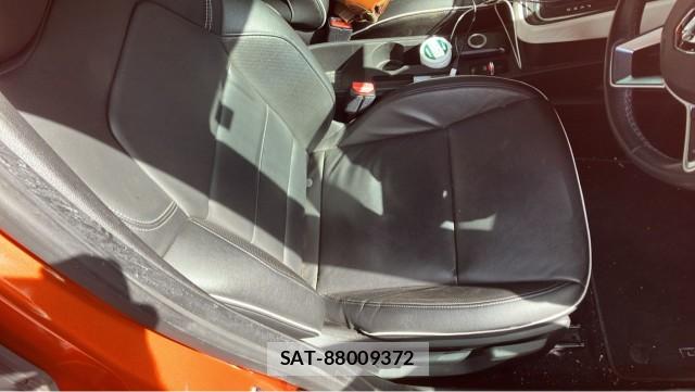 Renault LUTECIA 2021-06 8280660-5