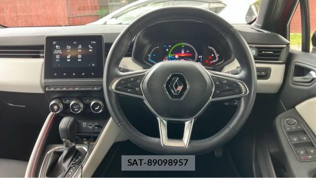 Renault LUTECIA 2023-07 8280715-16