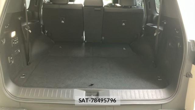 Lexus LX 2023-03 8281050-17