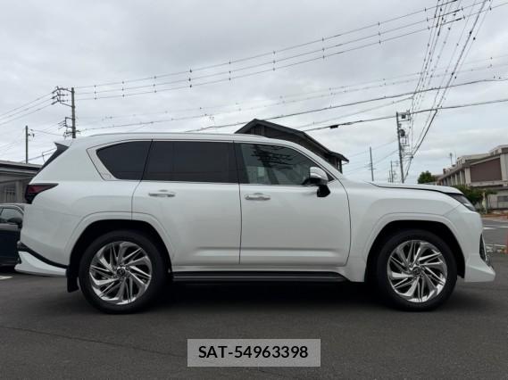 Lexus LX 2023-07 8281331-3