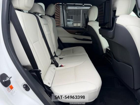 Lexus LX 2023-07 8281331-6