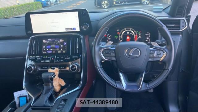 Lexus LX 2023-08 8282073-16