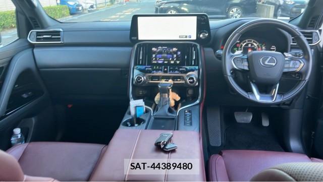 Lexus LX 2023-08 8282073-2