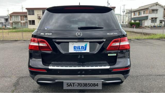 Mercedes Benz M-CLASS 2013-03 8282266-1