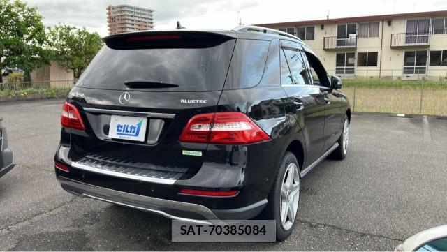Mercedes Benz M-CLASS 2013-03 8282266-12