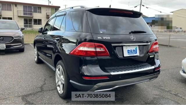 Mercedes Benz M-CLASS 2013-03 8282266-13