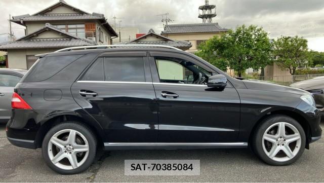Mercedes Benz M-CLASS 2013-03 8282266-3