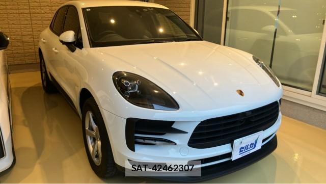 Porsche MACAN 2021-08 8276943-0