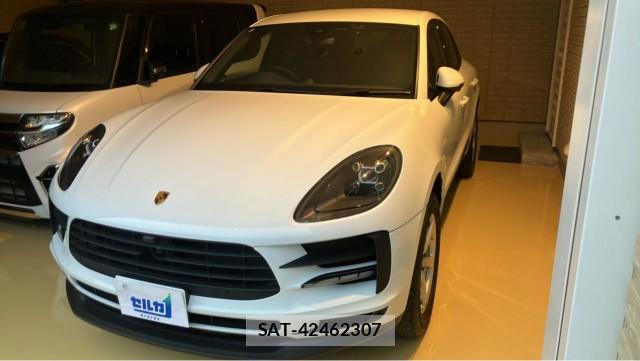 Porsche MACAN 2021-08 8276943-11