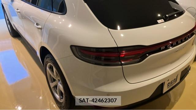 Porsche MACAN 2021-08 8276943-13