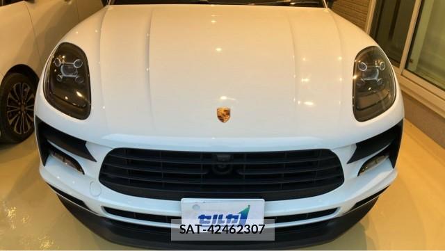 Porsche MACAN 2021-08 8276943-9