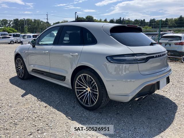 Porsche MACAN 2024-02 8278655-1