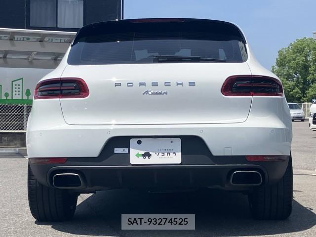 Porsche MACAN 2017-07 8279137-1