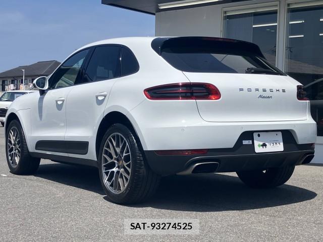 Porsche MACAN 2017-07 8279137-12