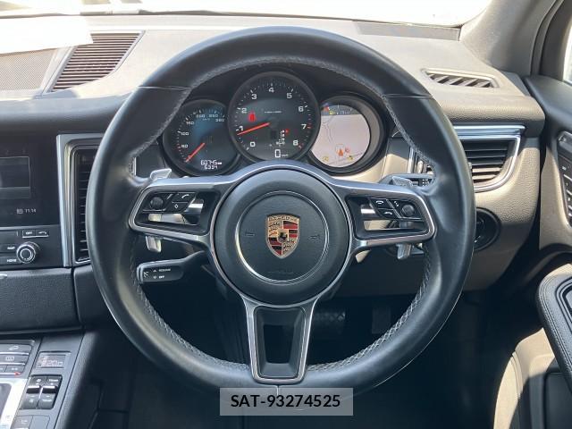 Porsche MACAN 2017-07 8279137-15