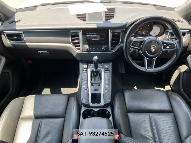 Porsche MACAN 2017-07 8279137-2