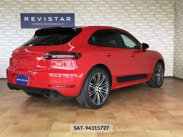 Porsche MACAN 2017-09 8279247-1